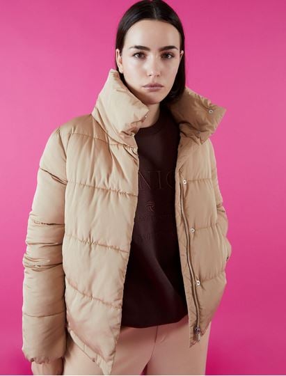 No busques m&aacute;s: Stradivarius tiene tu abrigo favorito esta temporada a un precio de risa