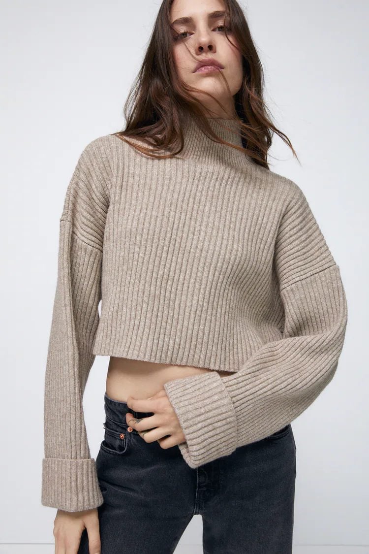El jersey con cuello Perkins que mejor le sienta a Mar&iacute;a Pombo es de Zara