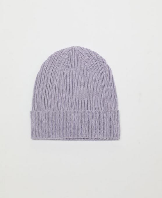 No dejes escapar este chollazo de gorros y bufandas de Lefties por menos de seis euros
