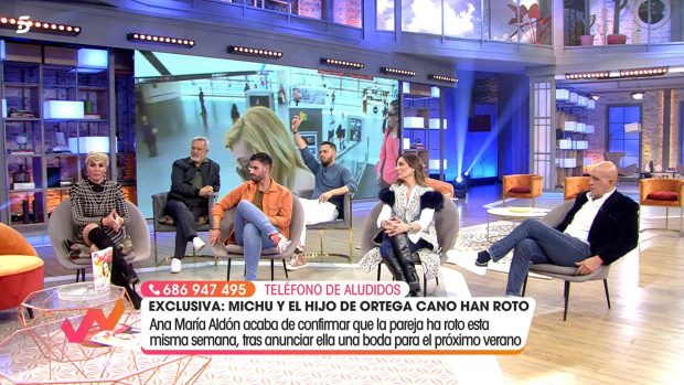 Ana Mar&iacute;a Ald&oacute;n y sus compa&ntilde;eros en plat&oacute; / Telecinco