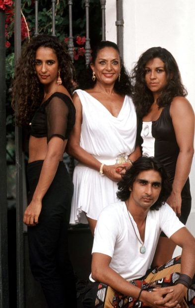 Lola Flores y sus hijos posando / Gtres