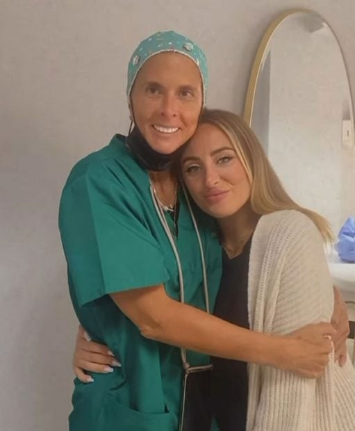 Roc&iacute;o Flores y su m&eacute;dica / Instagram