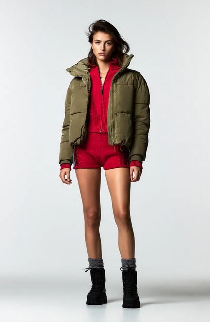 Zara descuenta su abrigo estrella para el invierno y arrasa en internet: te contamos como conseguirlo