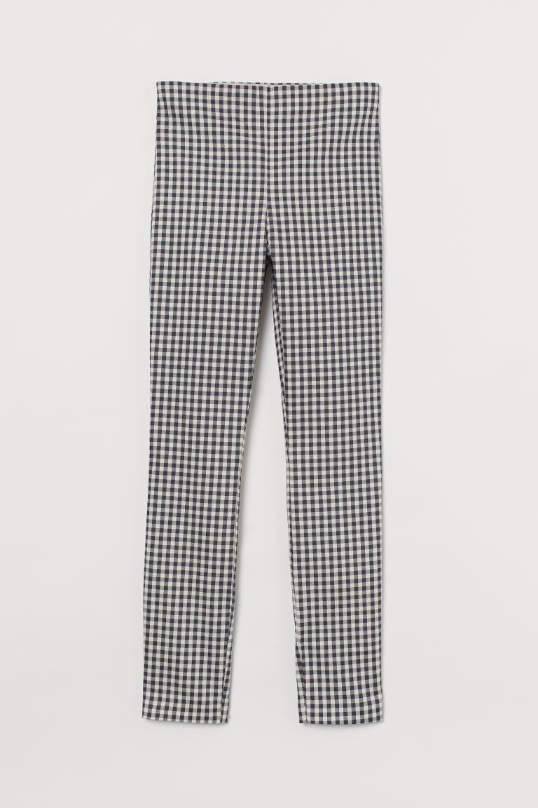 Apuesta por lo cl&aacute;sico para ir al trabajo con esta selecci&oacute;n de H&M s&uacute;per barata