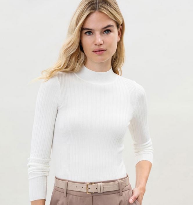 &Uacute;nete a la moda de los b&aacute;sicos con los jers&eacute;is de cuello alto m&aacute;s vendidos y baratos de Lefties