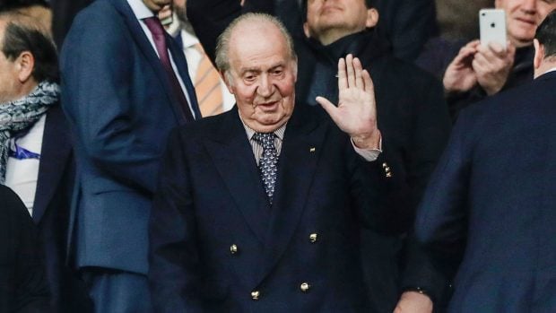 El rey Juan Carlos I, saludando / Gtres