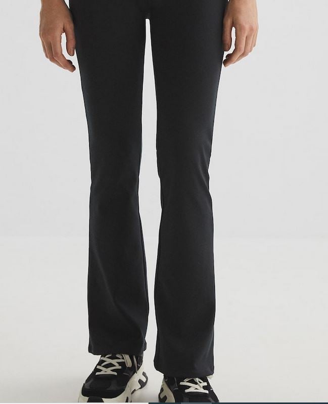 El pantal&oacute;n que hace una talla menos es de Oysho y cuesta muy poco
