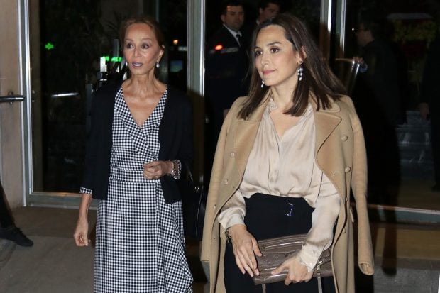 Tamara Falcó e Isabel Preysler caminando / Gtres