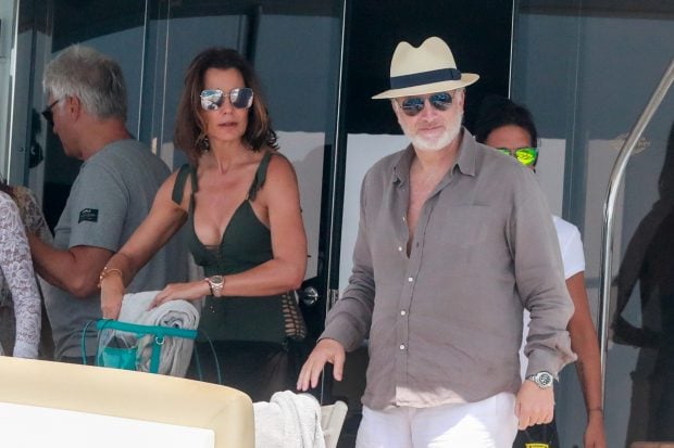 Mar Flores y El&iacute;as Sacal de vacaciones en Ibiza./Gtres