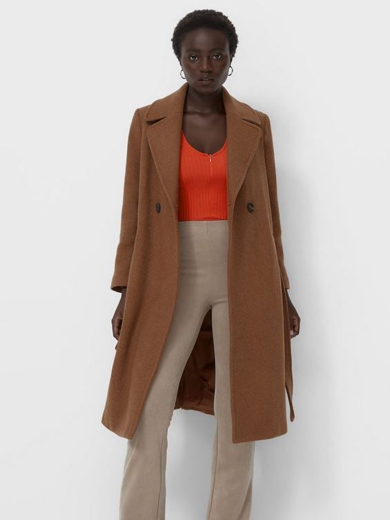 Stradivarius lanza el agotad&iacute;simo abrigo de Zara por 20 euros menos
