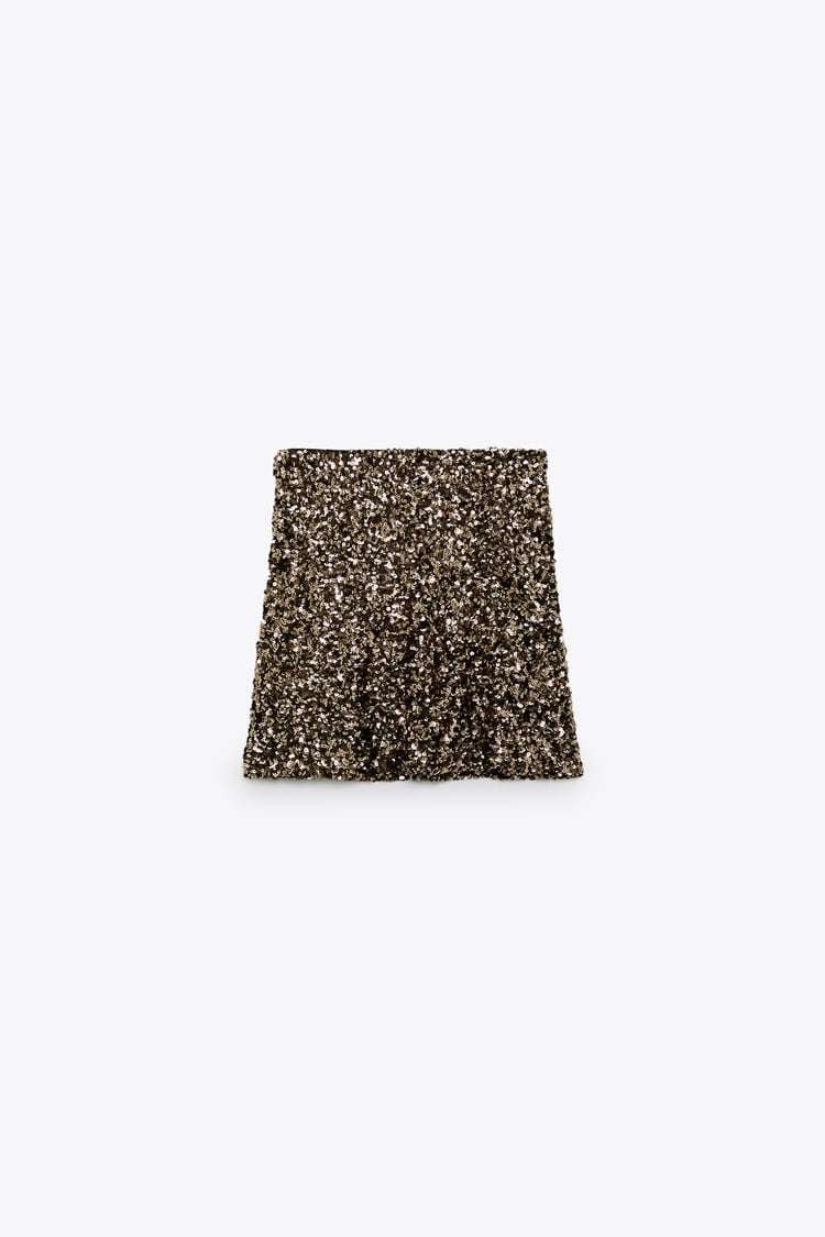 La falda m&aacute;s buscada de Zara est&aacute; rebajada este Black Friday y va a volar de las tiendas