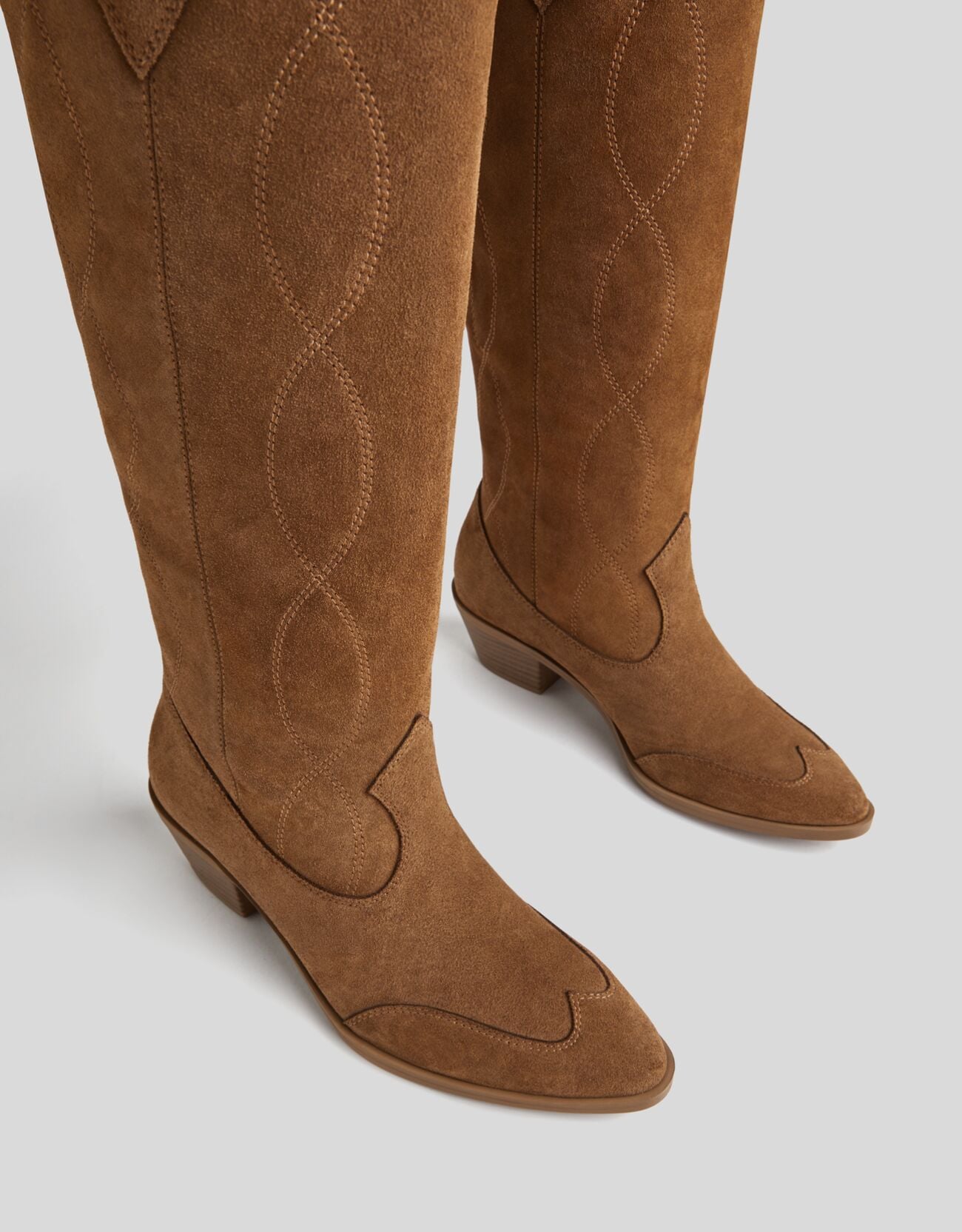 Las botas cowboy que no parabas de buscar est&aacute;n barat&iacute;simas en Bershka