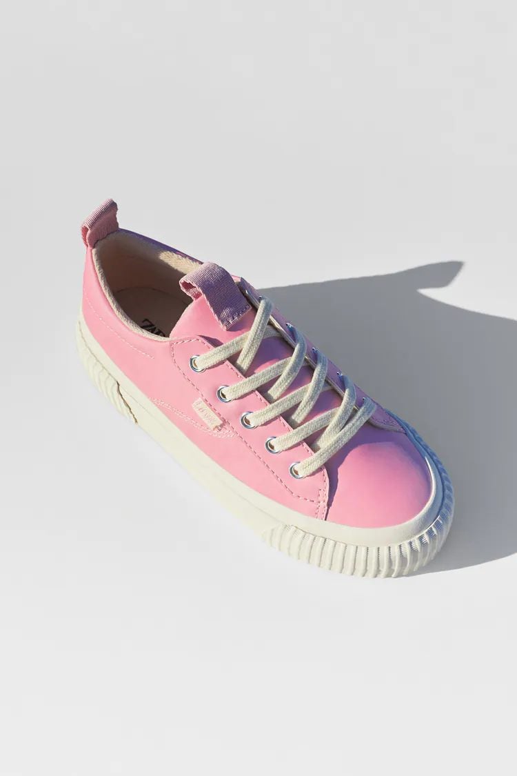Zara Kids tiene las zapatillas m&aacute;s cool por tan solo 24 euros: &iexcl;Tienen hasta el n&uacute;mero 40!