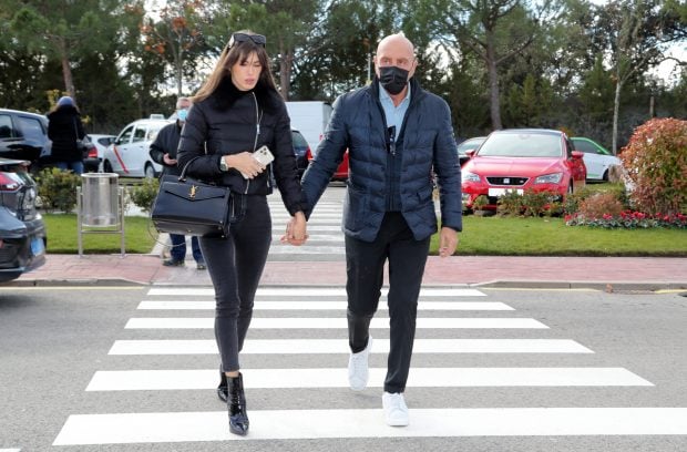 Kiko Matamoros y Marta L&oacute;pez &Aacute;lamo andando / Gtres
