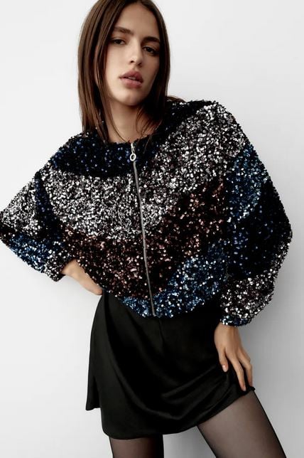 La irresistible bomber de lentejuelas que dar&aacute; un cambio a tus looks de noche