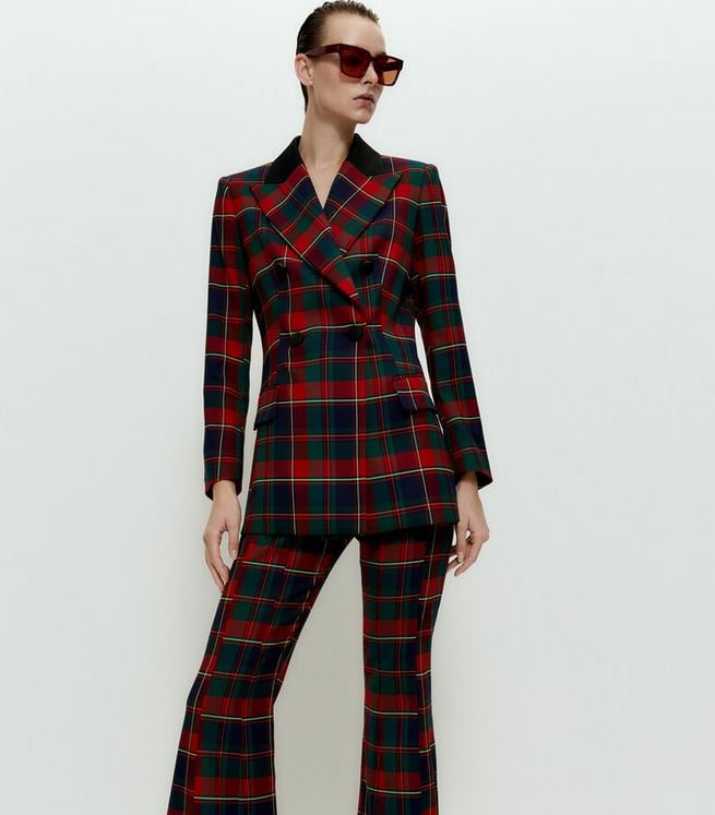 Uterq&uuml;e se inspira en Prada para su pantal&oacute;n m&aacute;s navide&ntilde;o de la colecci&oacute;n