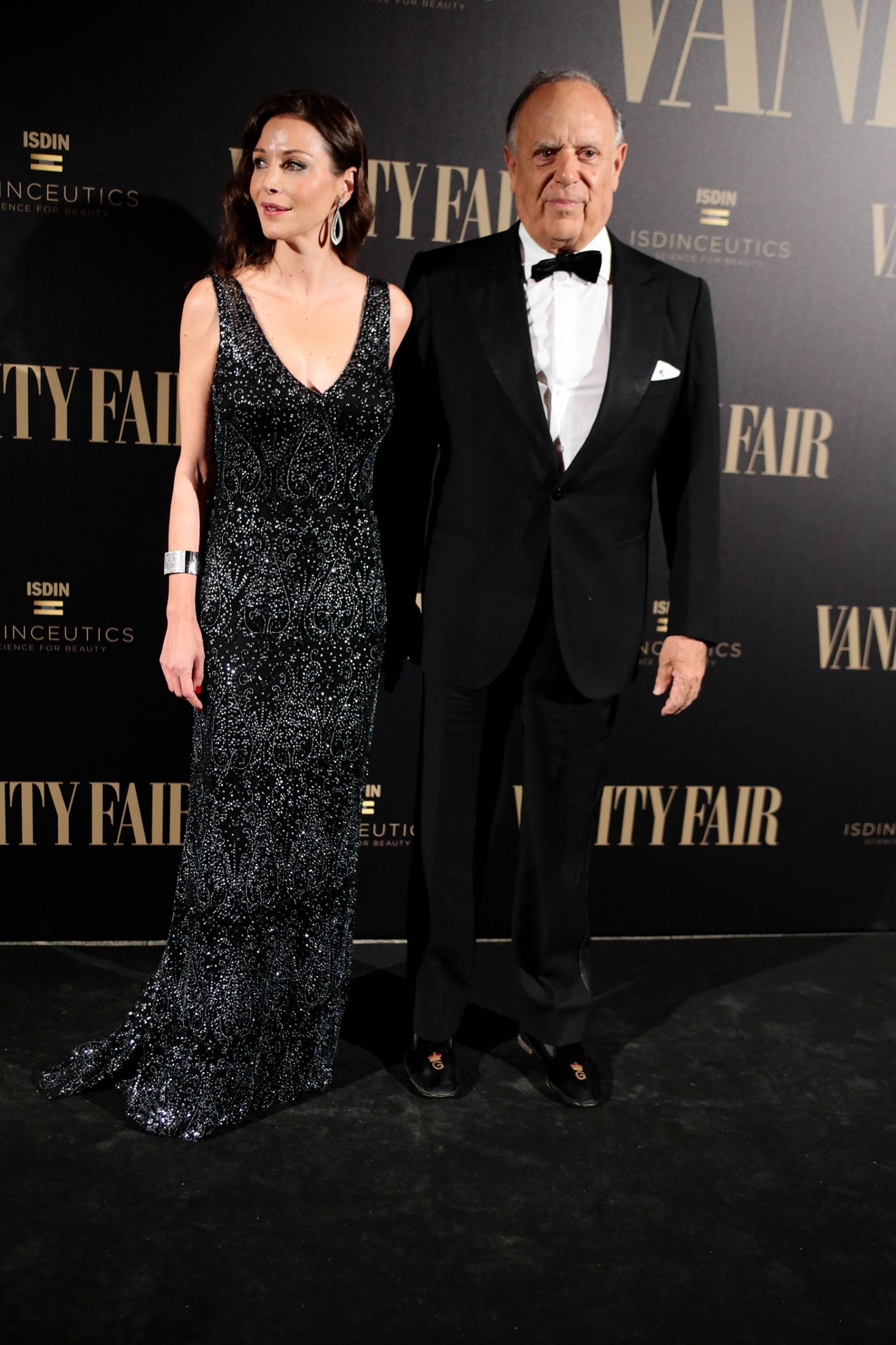 Esther Do&ntilde;a y Carlos Falc&oacute; durante su primera aparici&oacute;n en los premios Vanity Fair / Gtres