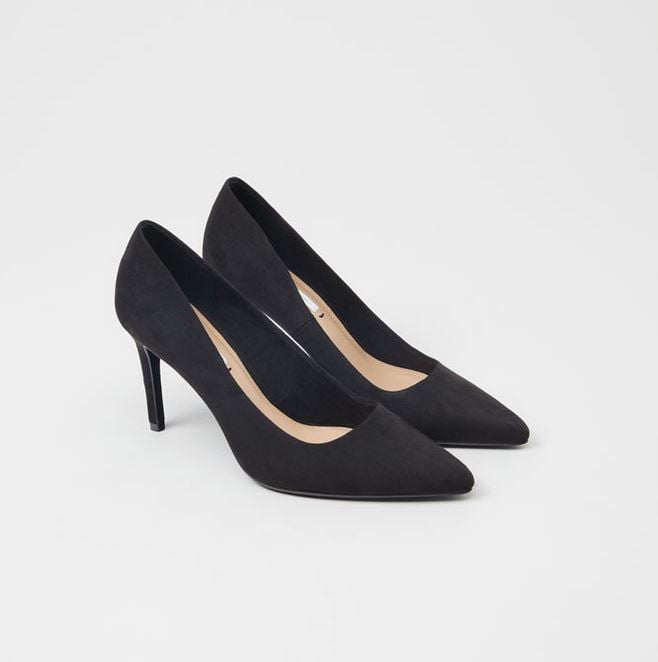 Apuesta por lo b&aacute;sico con estos zapatos de Lefties por menos de 12 euros