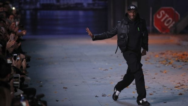 Virgil Abloh durante uno de sus desfiles de Louis Vuitton./Gtres
