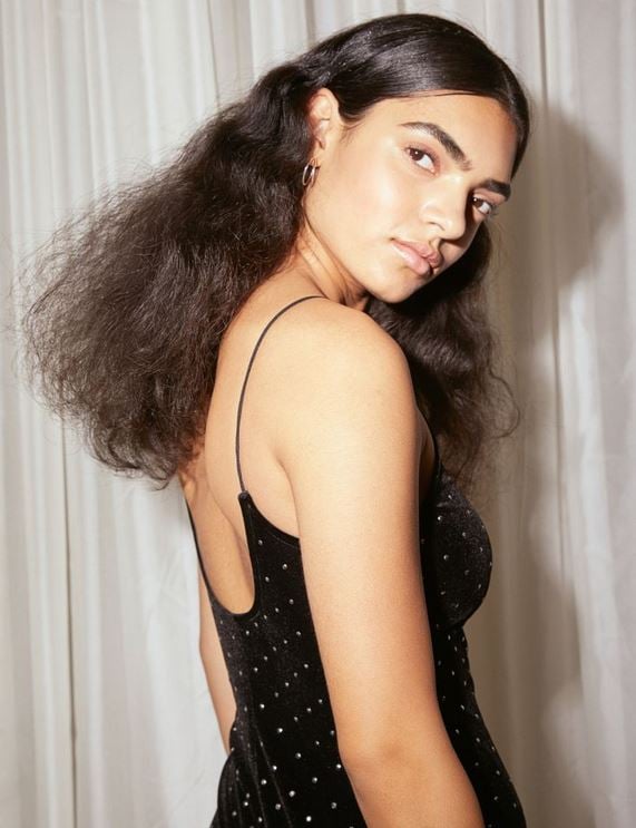 El vestido perfecto para Navidad de H&M escandalosamente barato