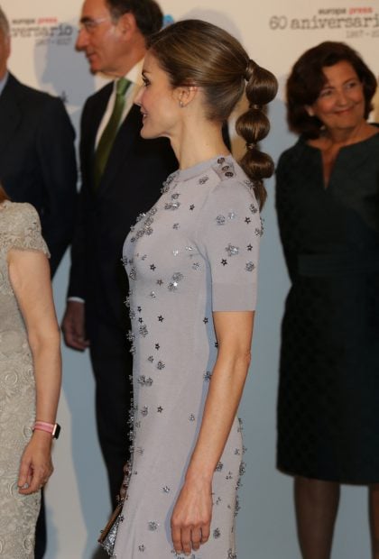 La Reina Letizia luciendo la pol&eacute;mica coleta./Gtres