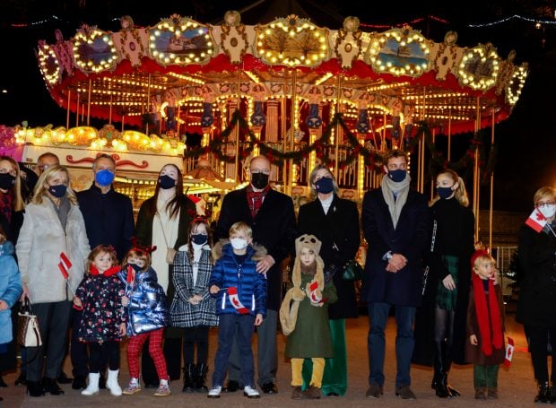 Familia Real de M&oacute;naco inaugurando la Navidad / Gtres