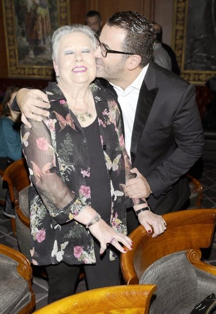 Jorge Javier V&aacute;zquez junto a su madre./Gtres