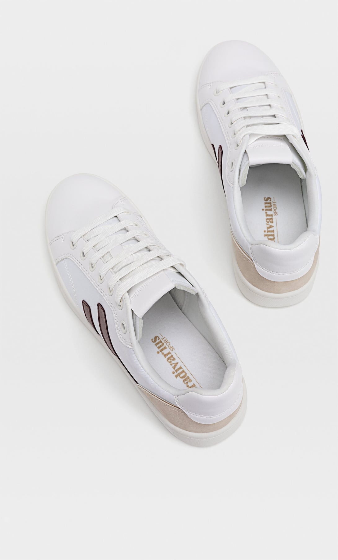 Las zapatillas de Stradivarius que te recordar&aacute;n a las Veja y por menos de 20 euros