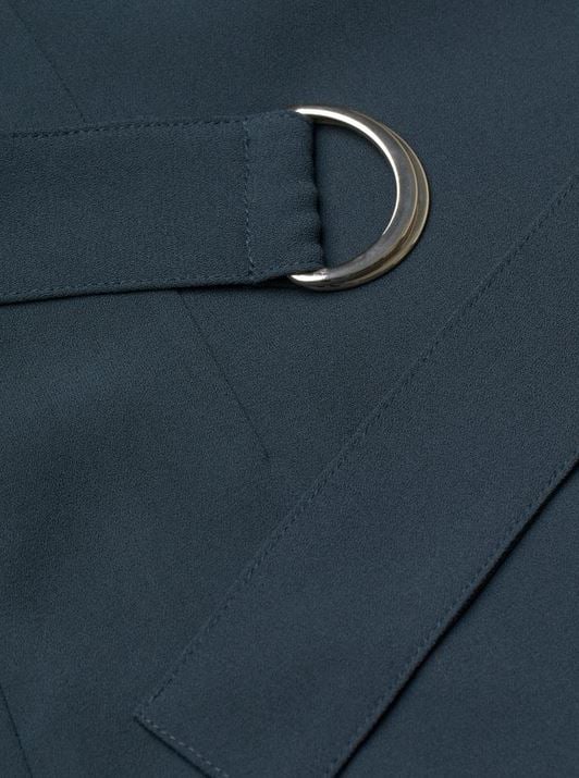 El vestido blazer m&aacute;s elegante est&aacute; en H&M y cuesta 20 euros menos