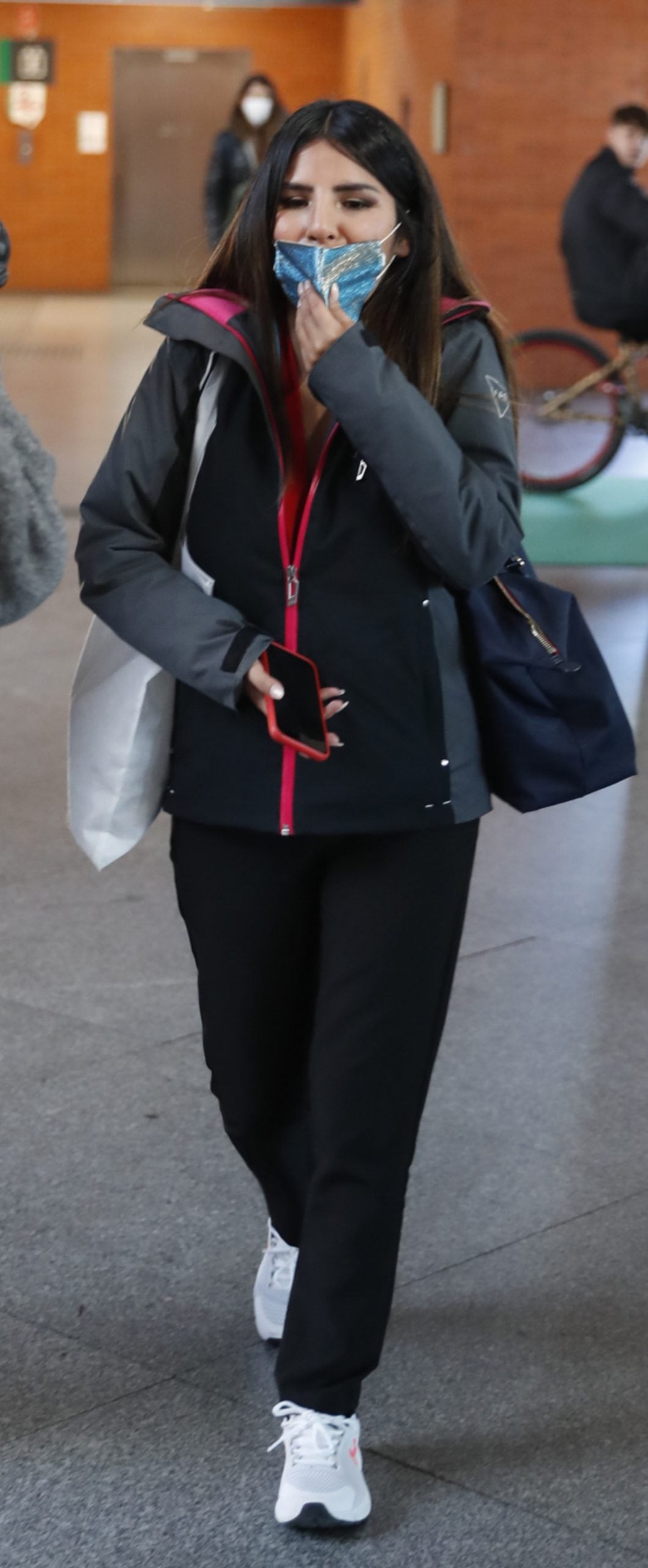 Isa Pantoja, en una estaci&oacute;n / Gtres