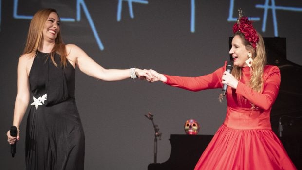 Rosario Mohedano y Mar&iacute;a Toledo cantando juntas./Gtres