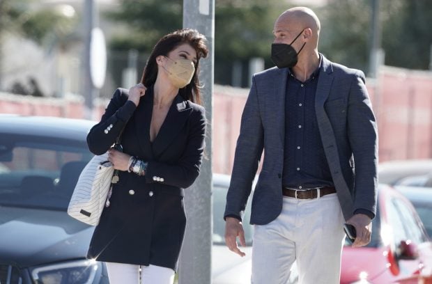 Sonia Ferrer y Sergio Fontecha caminando / Gtres