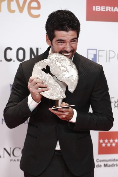 Miguel &Aacute;ngel Mu&ntilde;oz con el premio / Gtres
