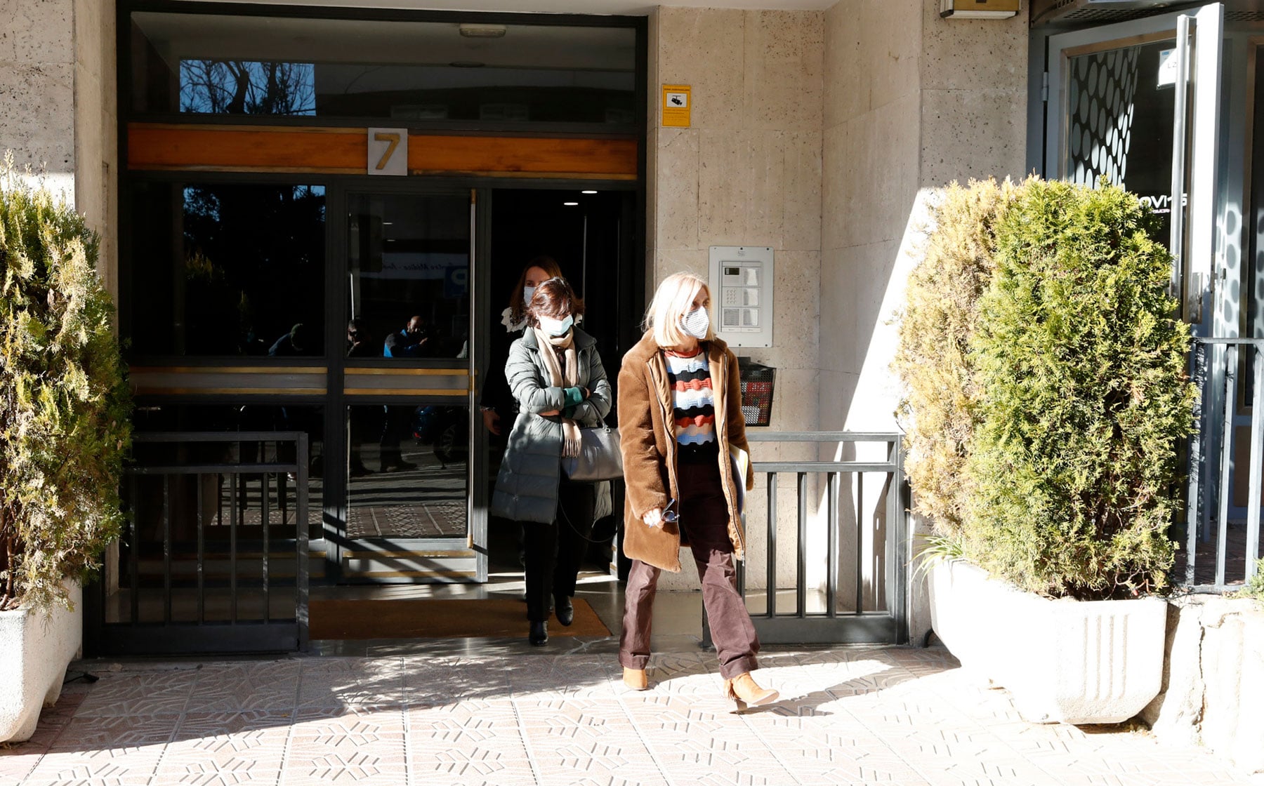 La jueza y la polic&iacute;a abandonan el domicilio de Ver&oacute;nica Forqu&eacute; / Gtres