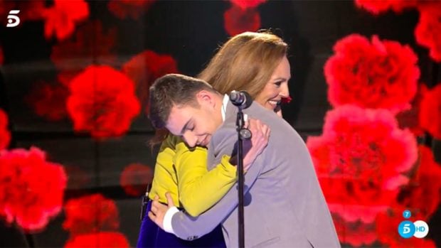 Roc&iacute;o Carraco y Adri&aacute;n en el especial a Roc&iacute;o Jurado./Telecinco