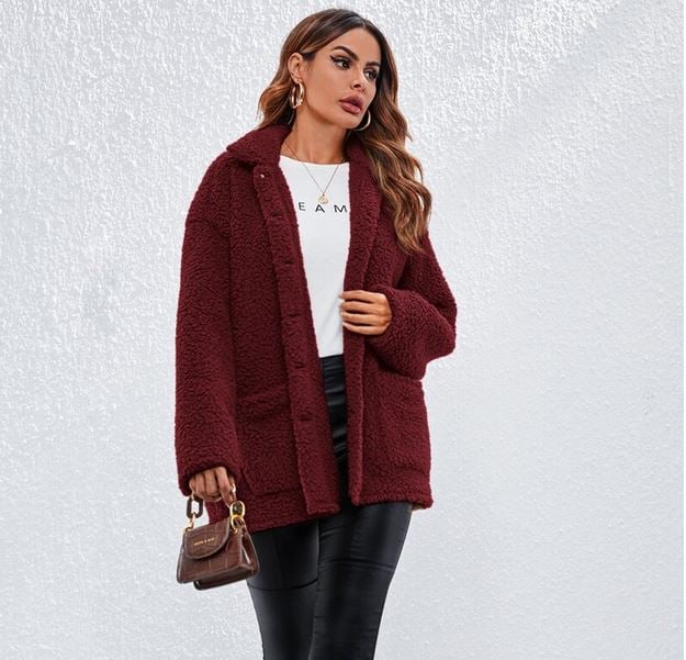 El abrigo de borrego de Shein por 16 euros para que vayas a la moda