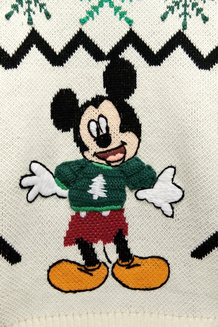 Pasar fr&iacute;o en Nochebuena no es necesario con este jersey de Zara