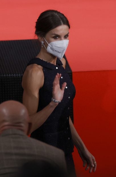 La Reina Letizia con un vestido azul noche/Gtres