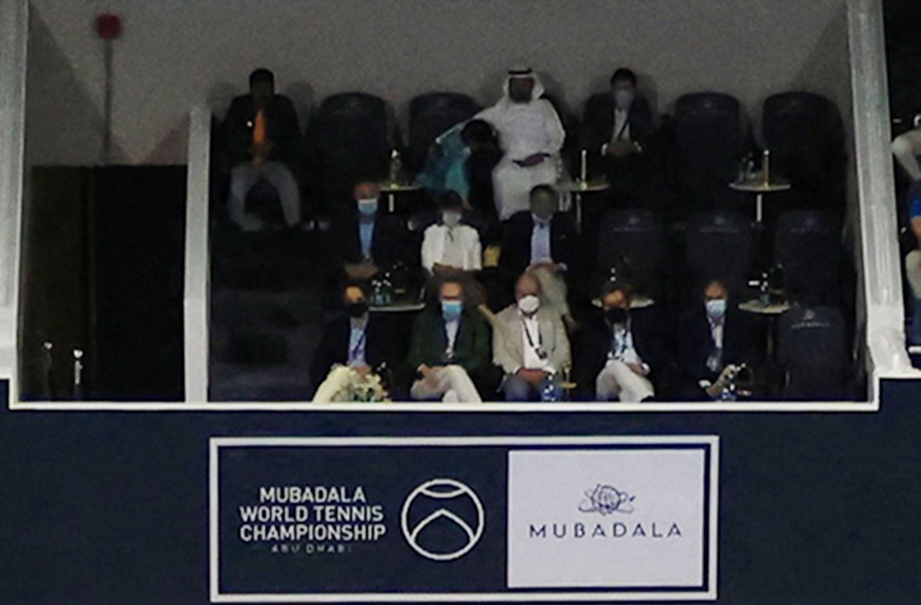 El rey Juan Carlos, viendo a Rafa Nadal en Abu Dabi / Gtres