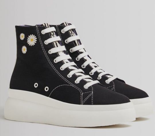 La opci&oacute;n m&aacute;s low cost de Bershka del clon de las Converse Chuck Taylor
