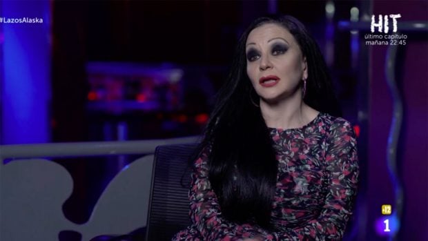 Alaska habla sobre su vida en 'Lazos de sangre'./TVE