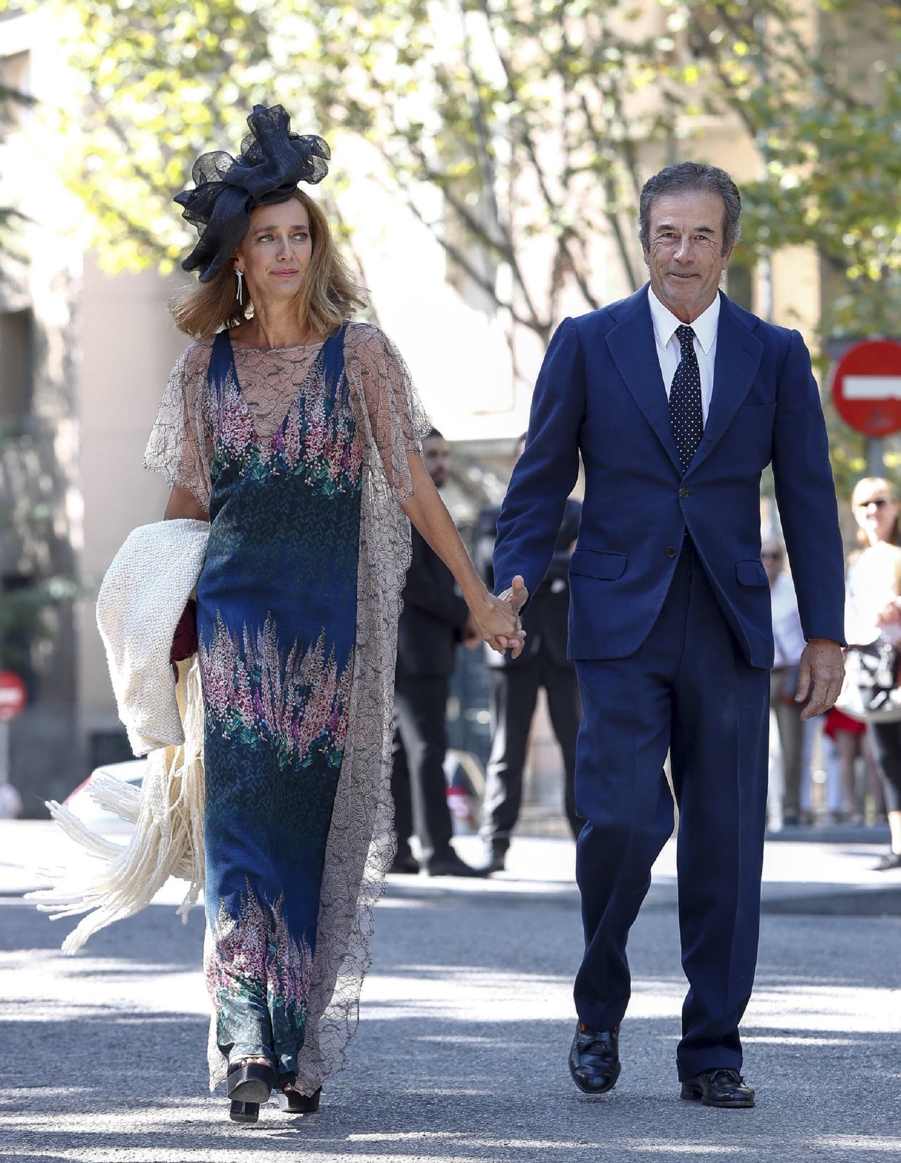 Blanca Suelves y Johannes Osorio, en una boda / Gtres