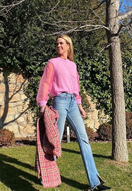 El jersey rosa que se pondr&aacute; de moda lo lleva Amelia Bono y es de Uterq&uuml;e