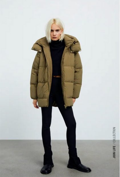Abrigo de Zara verde caqui./Zara
