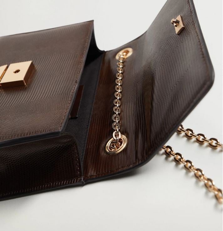 Mango Outlet tiene este bolso con efecto piel por menos de 7 euros