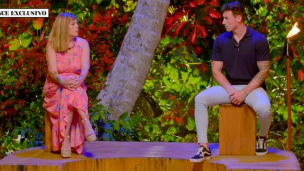 &Aacute;lvaro y su suegra en 'La isla de las tentaciones'./Telecinco