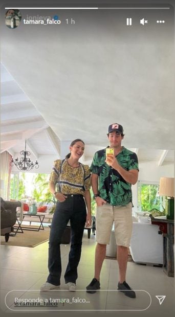 Tamara Falc&oacute; e &Iacute;&ntilde;igo Onieva posando frente a un espejo / Instagram