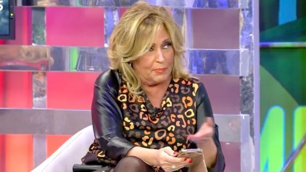 Lydia Lozano leyendo un mensaje de Tamara Gorro./Telecinco