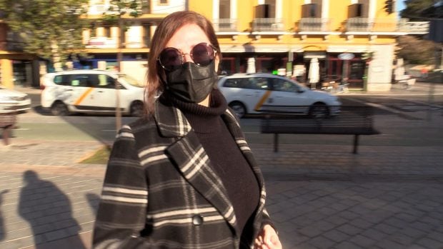 Gabriela Ostos respondiendo / Gtres
