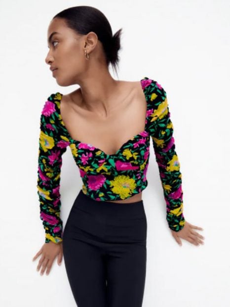 Cors&eacute; de flores / Zara
